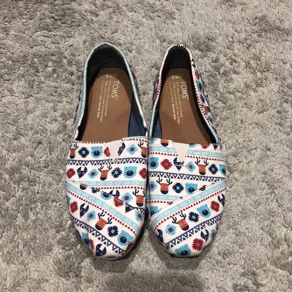 Toms Shoes - Toms Winter animal slip-one in great condition
